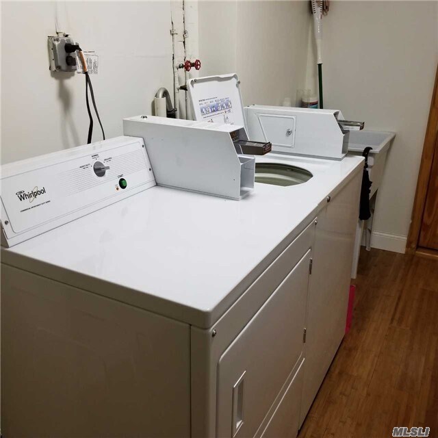 Foto del edificio - 240-31 70th Ave