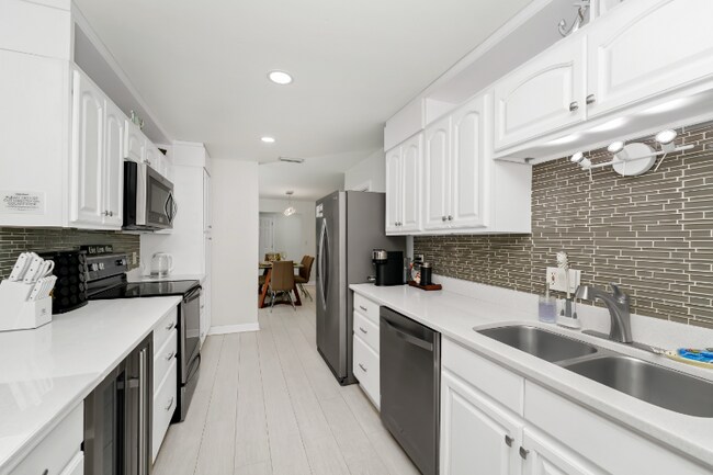 Foto del edificio - 363 Harbor Dr