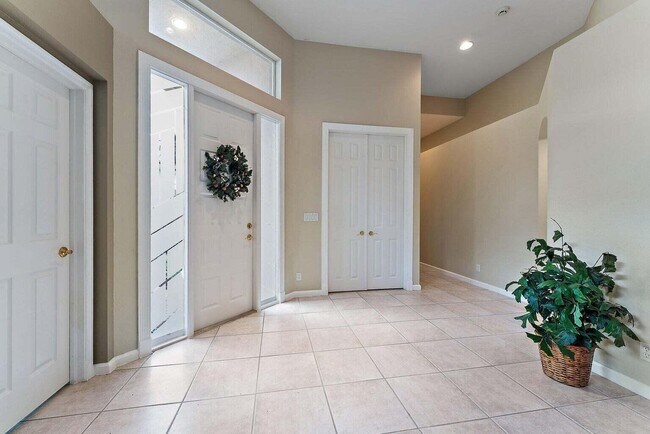 Foto del edificio - 155 Sunset Bay Dr