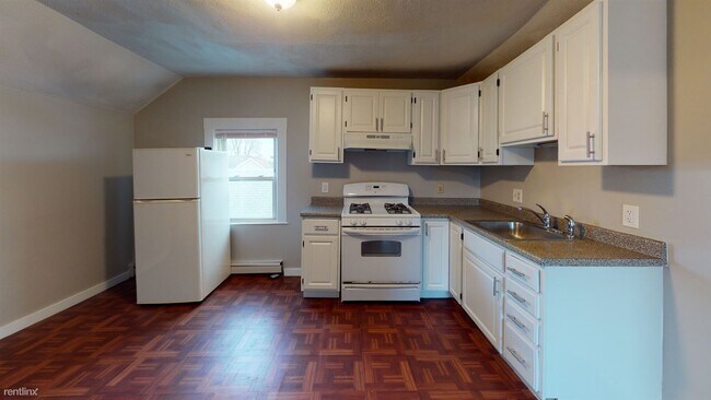 Building Photo - 2 br, 1 bath House - 10 Kelley Ct. #301 3-C