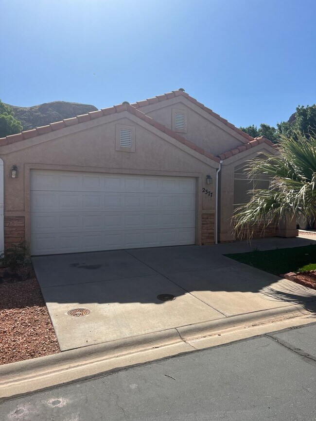 Foto del edificio - Beautiful 3 bedroom, 2 bath home in Hurric...