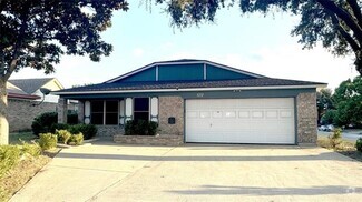 Building Photo - 532 Runstone Dr