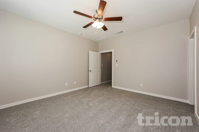 Interior Photo - Tricon Garland