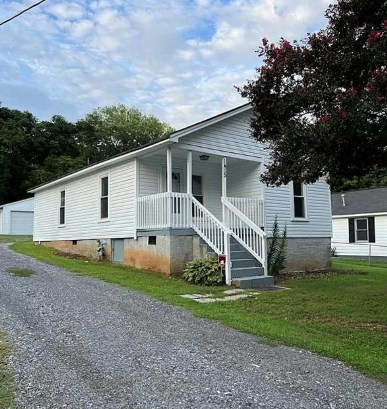 Foto principal - 1415 Essex Ave