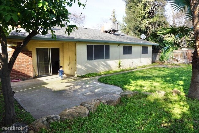 Foto del edificio - 3 br, 3 bath House - 1233 Pierce Dr