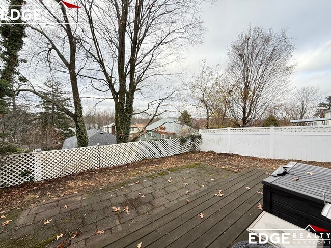 Foto del edificio - 110 Pine Hill Cir