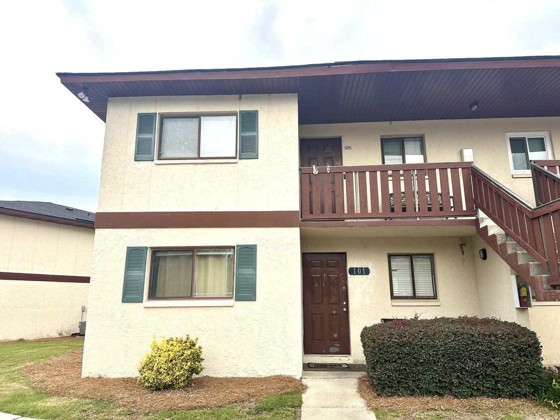 Foto principal - 101 Windsong Cir