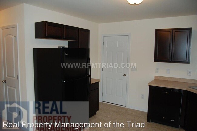 Building Photo - 4 br, 2.5 bath House - 6 Grace Chapel Ct