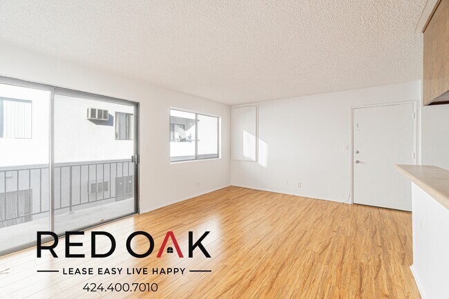 Building Photo - 7340 Haskell Ave