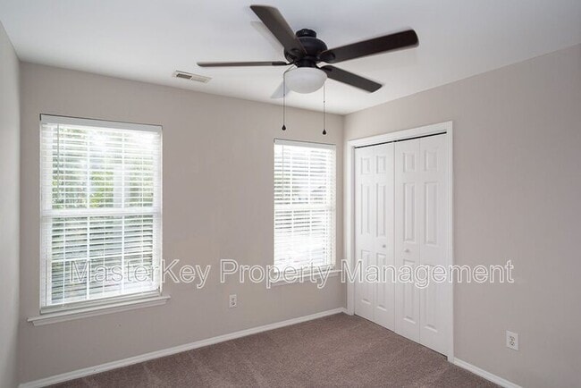 Photo - 204 Evening Star Dr House