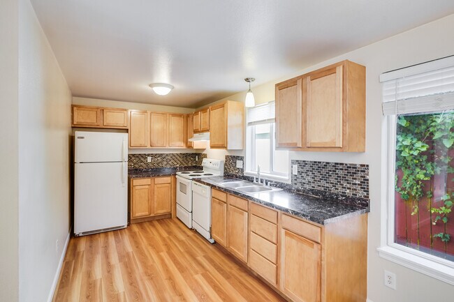 Foto del edificio - 6330 NE Lombard St