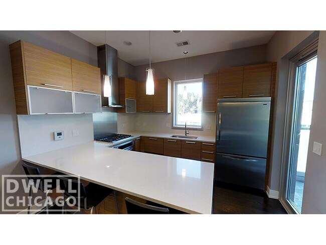 Foto del edificio - 815 N Ashland Ave