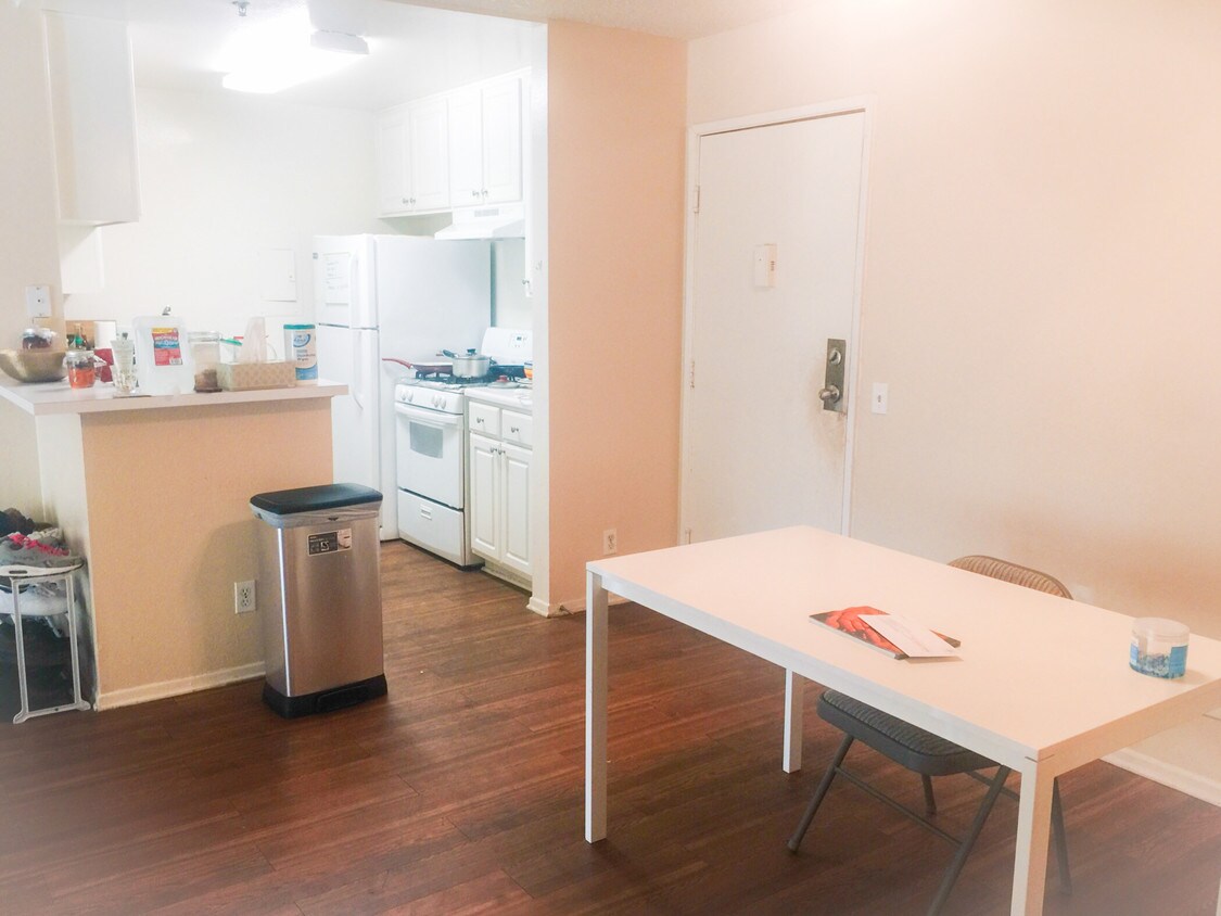 Foto principal - 333 S Catalina St