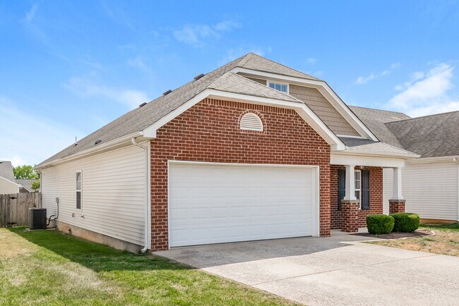 Foto del edificio - 1625 Beaconcrest Cir