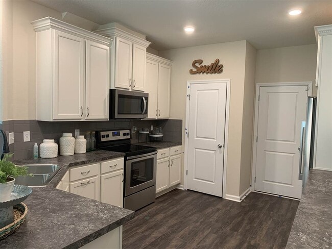 Building Photo - 461 Sawmill Landing Dr