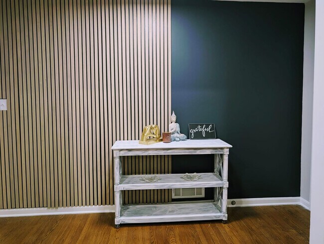 Building Photo - 469 Holt Rd NE