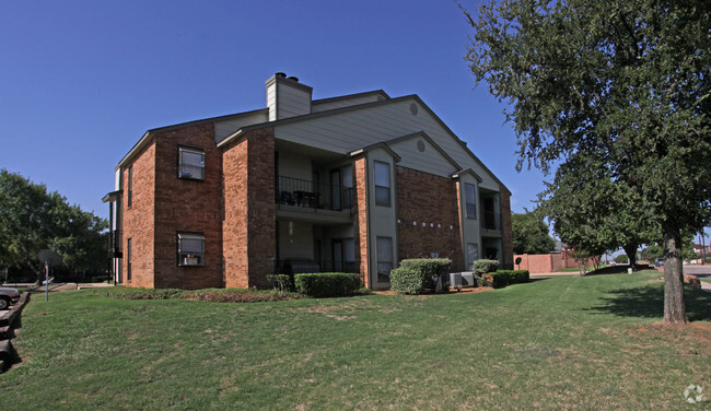 Building Photo - Bear Creek Villas