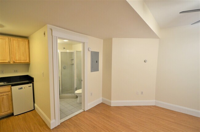 Building Photo - 79 Westland Ave