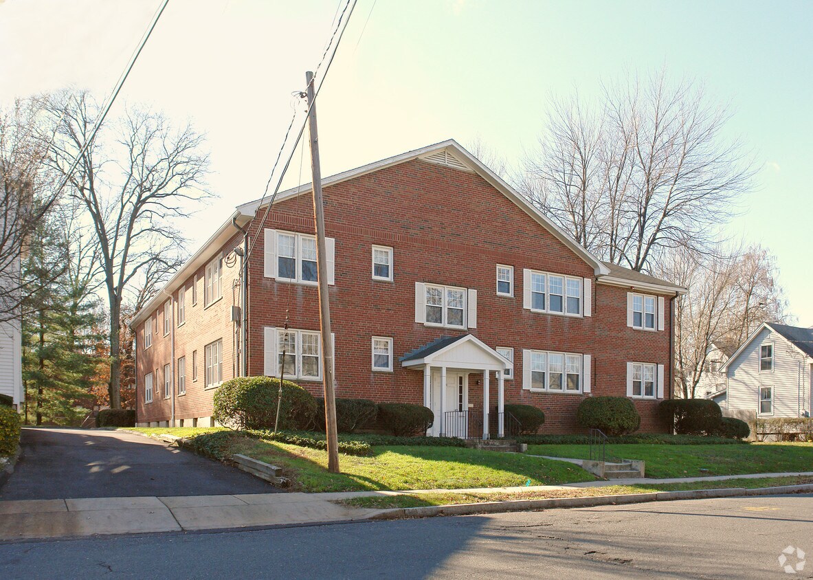 Primary Photo - 21 Prescott St