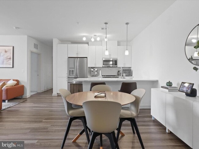 Building Photo - 10755 Fairgrounds Dr