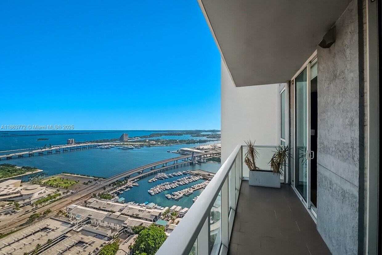 Primary Photo - 244 Biscayne Blvd