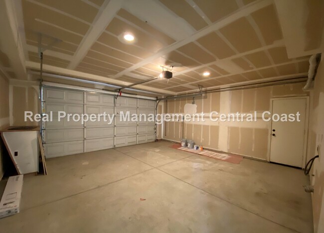 Building Photo - AVAILABLE NOW - Executive Style Santa Mari...