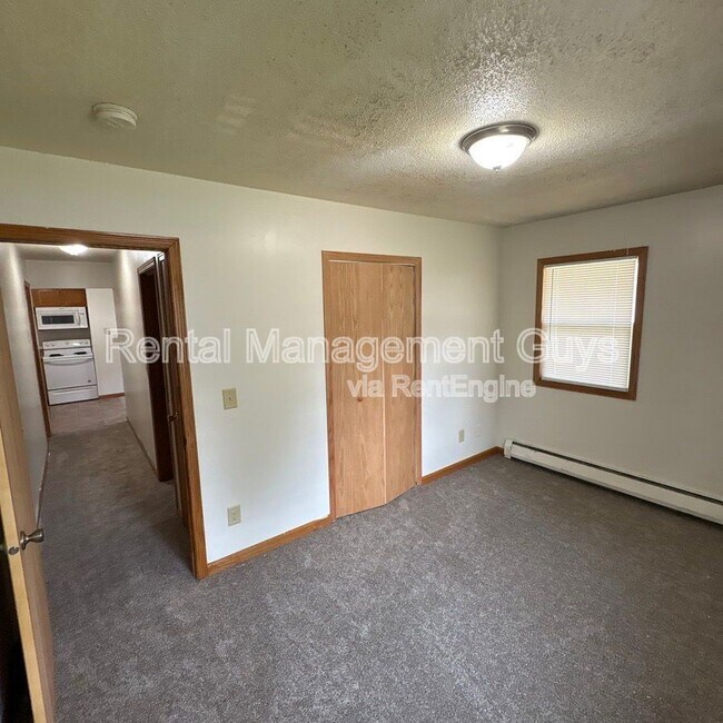 Foto del edificio - 4615 Tyler St NE