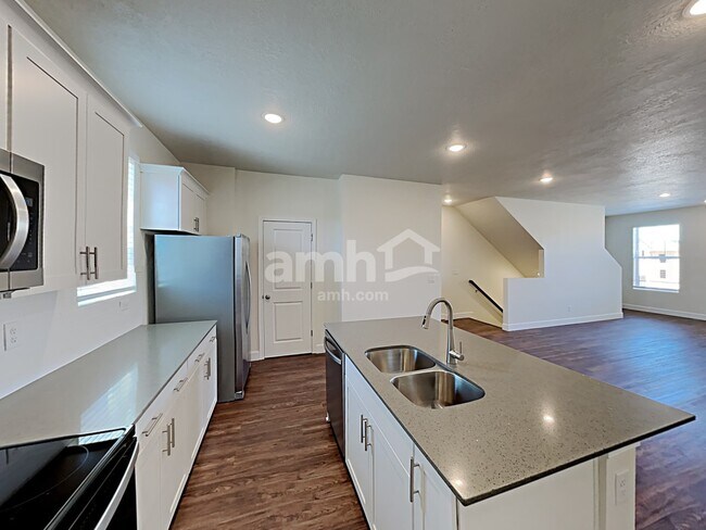 Building Photo - 11096 S Blue Bayou Drive
