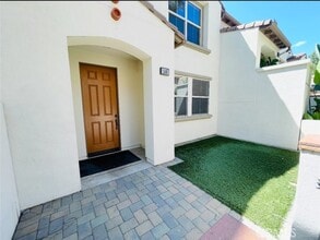 Building Photo - 148 Hedge Bloom