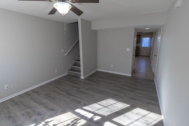 Foto del edificio - Affordable 4 Bedroom Townhouse