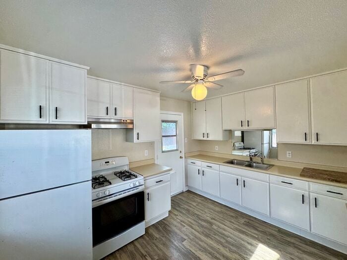 Primary Photo - Charming 2-Bedroom Duplex in Bay Ho!