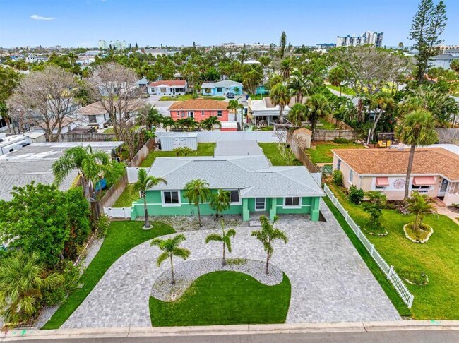 Building Photo - 3.0 bedroom in St.Pete Beach Florida 33706