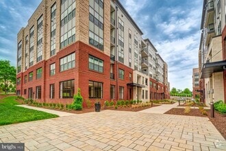 Building Photo - 102 St Ives Pl
