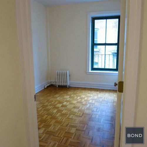 Foto principal - 531 E 78th St