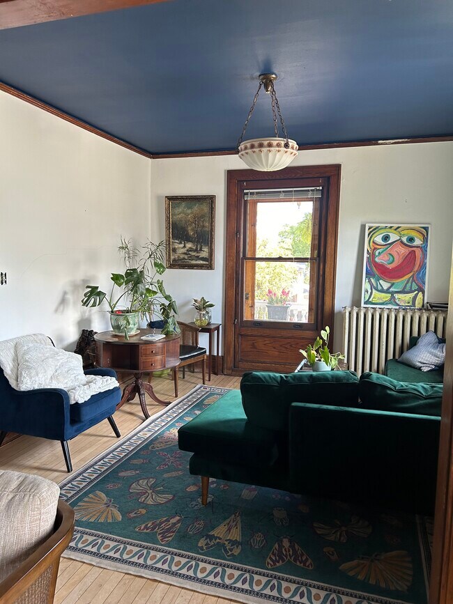 Foto del edificio - 2933 S Logan Ave