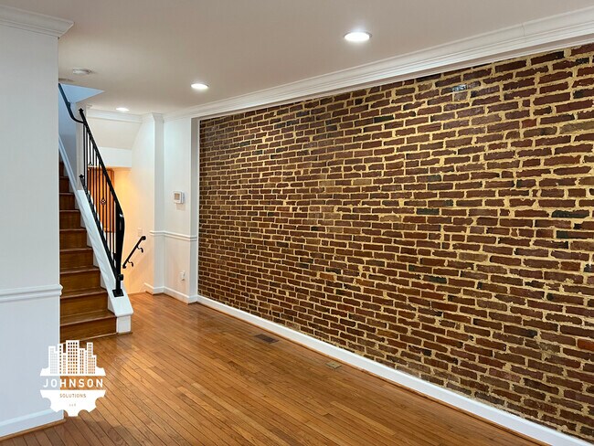 Foto del edificio - 1149 Washington Blvd