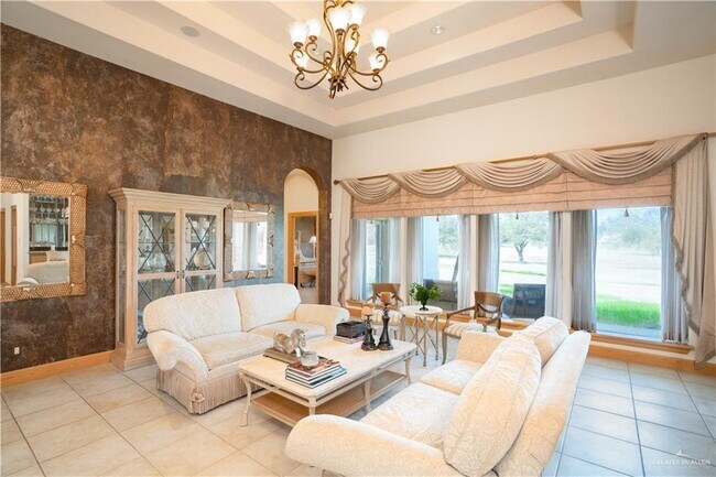 Foto del edificio - 37 Red River Dr