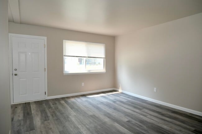 Building Photo - 20341 Rosedale St