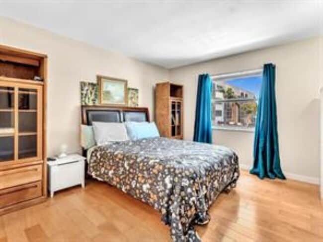 Foto del edificio - 3020 NE 16th Ave