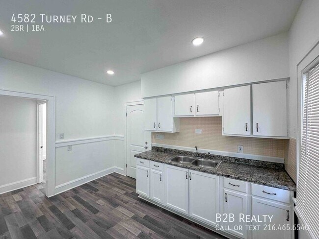 Building Photo - "Charming 2 Bedroom Retreat: Your Ideal Ho...