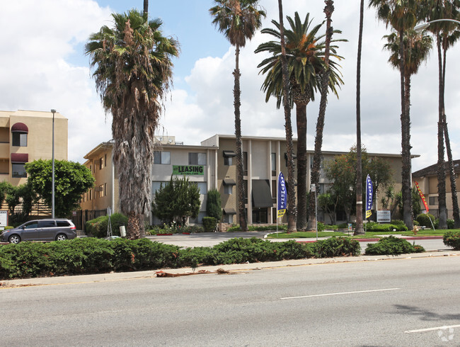 Building Photo - Sherman Plaza Apartments