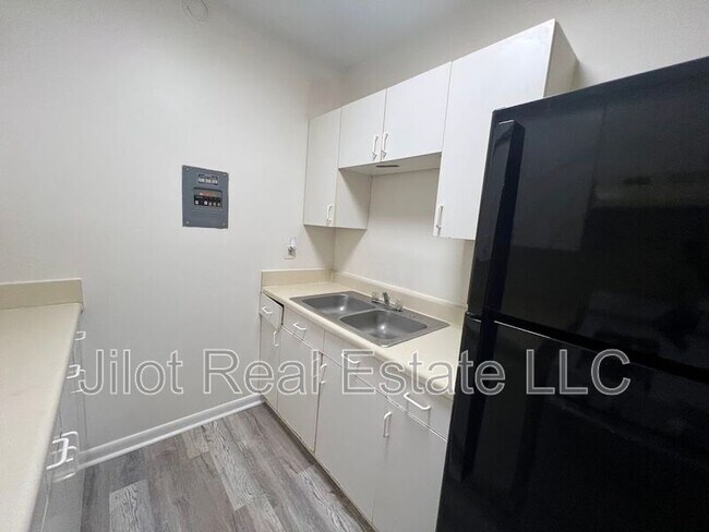 Foto del edificio - 496 Holderness St SW