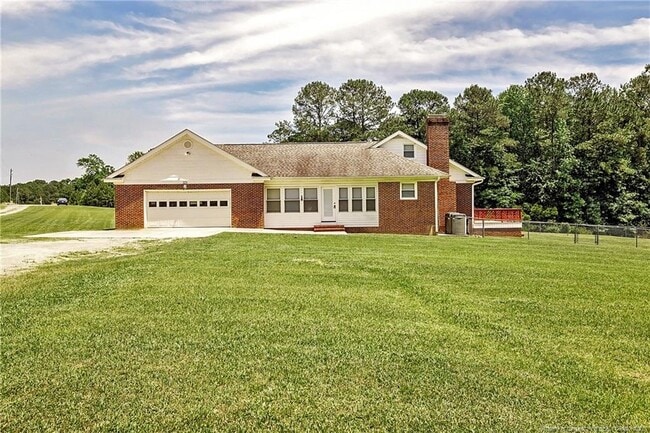 Building Photo - 329 Eddies Ln