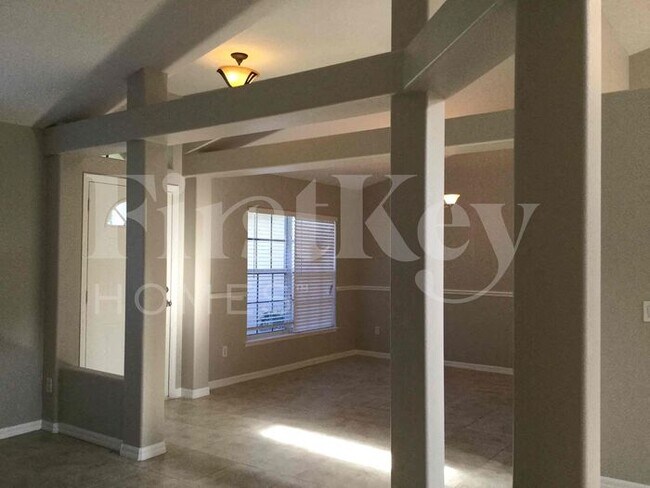 Building Photo - 13219 Lakewind Drive