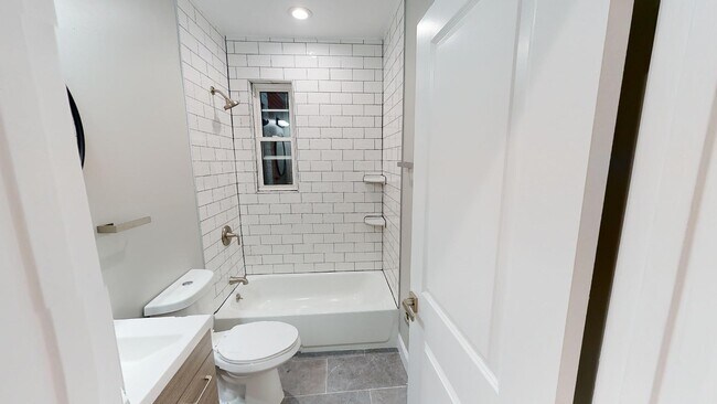 Building Photo - 420 K St NE