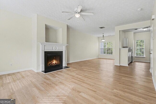 Foto del edificio - 2545 Walden Lake Dr