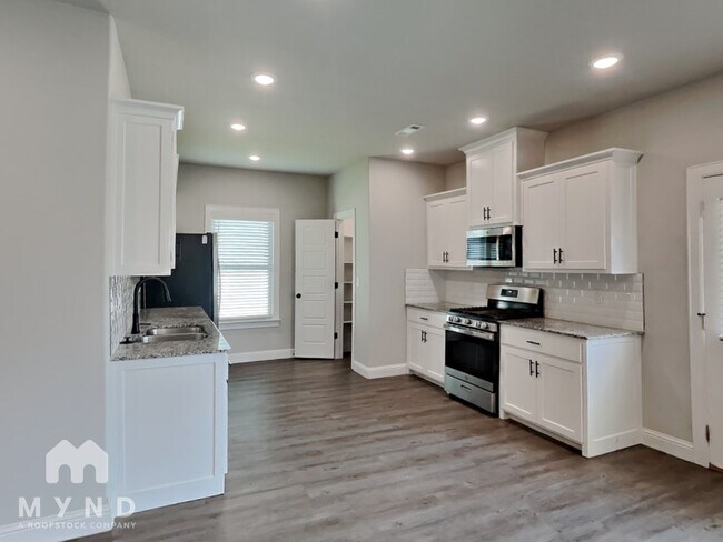 Building Photo - 1141 Sunshine Ct