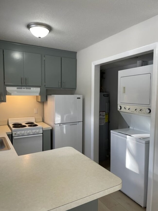 Foto del edificio - 492 East St