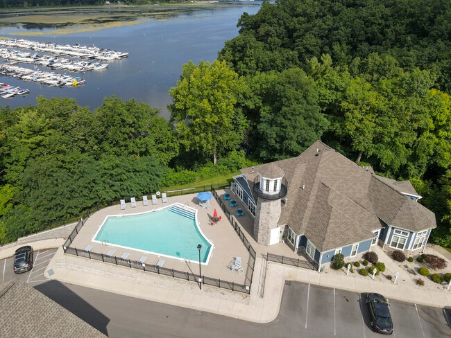 Outdoor Heated Pool With Sundeck - Waters Edge Apartments
