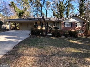 Building Photo - 501 Valleyview Dr